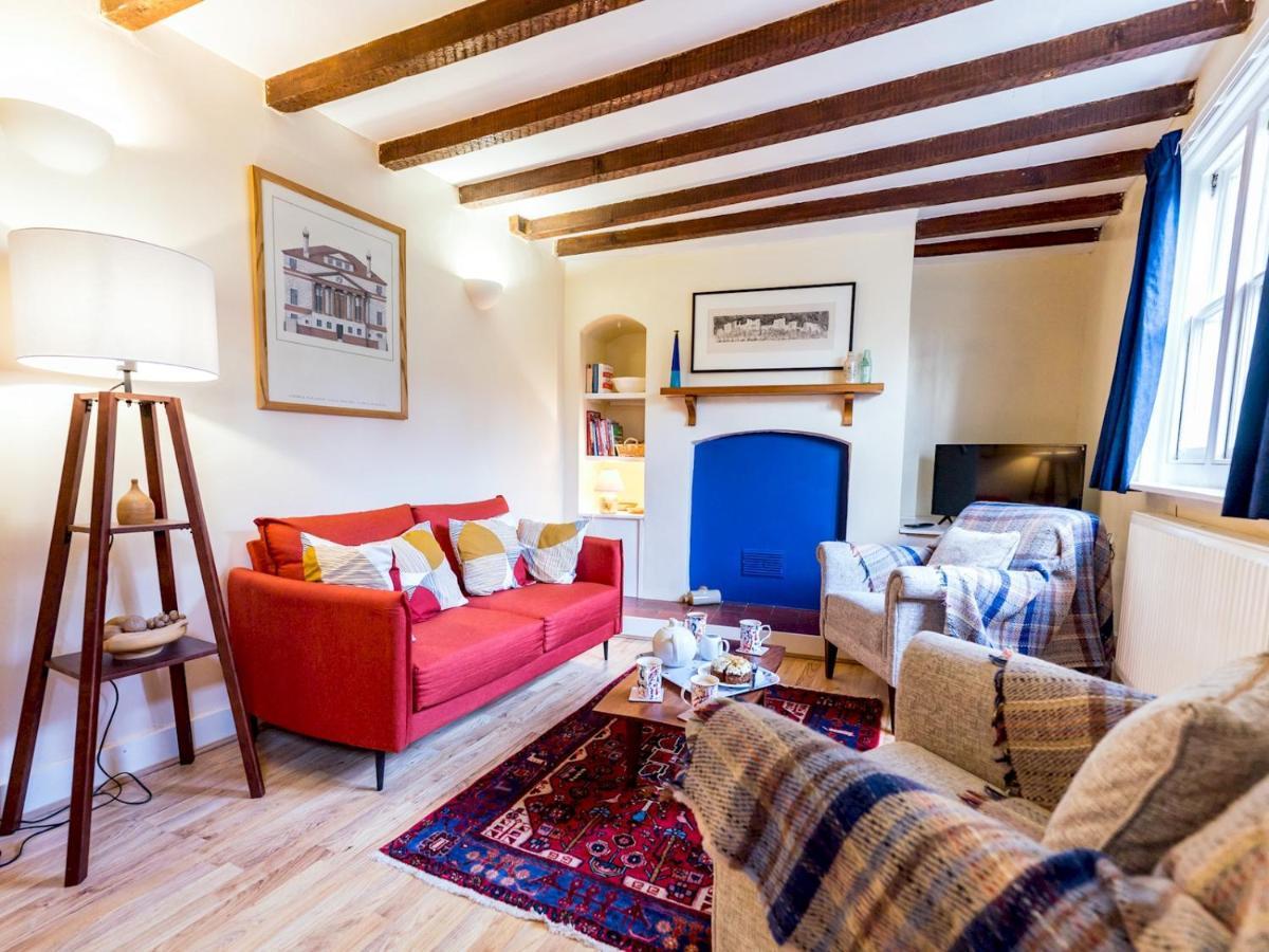 Pass The Keys Cosy 2 Bedroom Victorian Cottage ラドロー エクステリア 写真